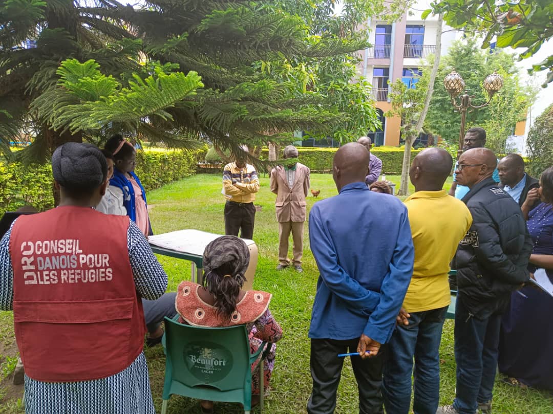 Beni : le Conseil Danois pour les Réfugiés explique à la communauté et aux autorités étatiques le contexte de son projet basé sur l’approche graduation