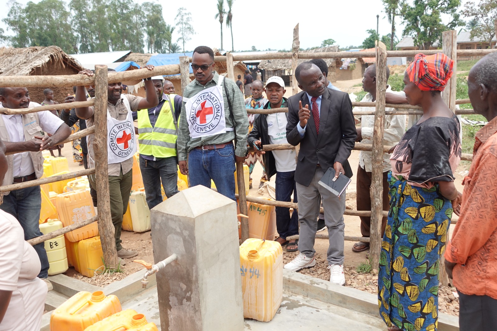 Nord-Kivu : le CICR remet un forage en système photovoltaïque aux déplacés d’Oicha