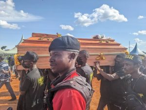 IMG-20250524-WA1066-300x225 Obsèques du journaliste Taipa WANGOMA : une foule émue rend hommage à ce chevalier de la plume !