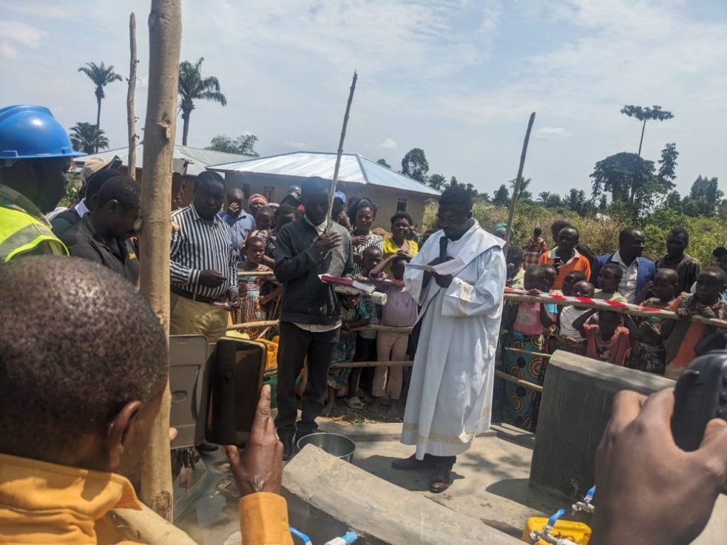 WhatsApp-Image-2026-02-15-at-12.14.58-1024x767 Beni : Grâce aux contributions mensuelles, la population mobilise 18 700 dollars et se dote d’un forage d’eau à Oicha