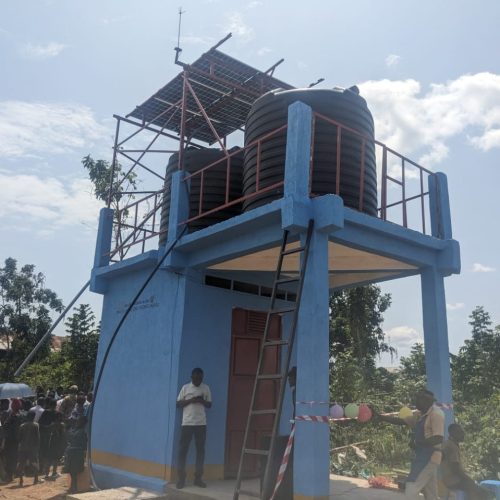 Une vue d'un point d'eau construit sur financement local. Ph. Sam Kitha